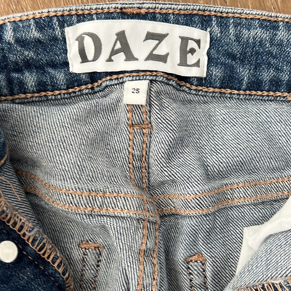 Daze Ripped Jeans- Size 25 - Picture 2 of 4
